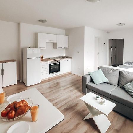 Studio Apartment Sanya #2 Lubiana Esterno foto