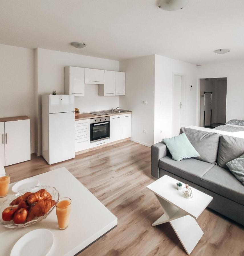 Studio Apartment Sanya #2 Lubiana Esterno foto